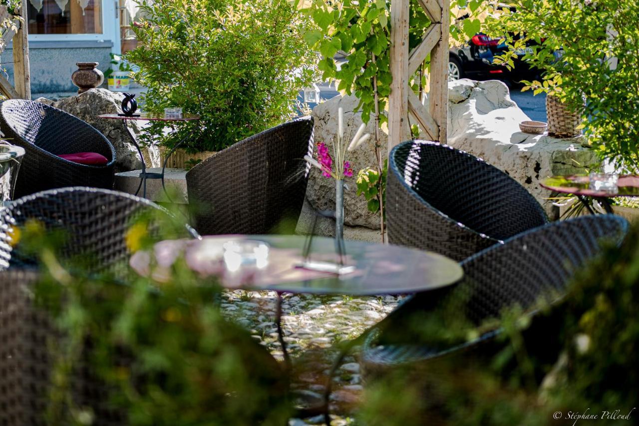 Hotel De La Truite & Spa Le Petit Nautilus Le Pont Екстер'єр фото