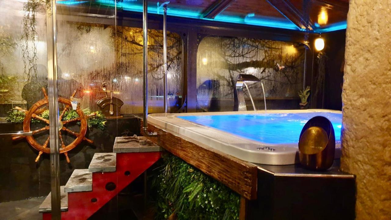 Hotel De La Truite & Spa Le Petit Nautilus Le Pont Екстер'єр фото